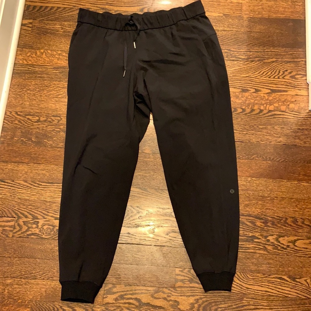 Lululemon On the Fly Jogger 28”